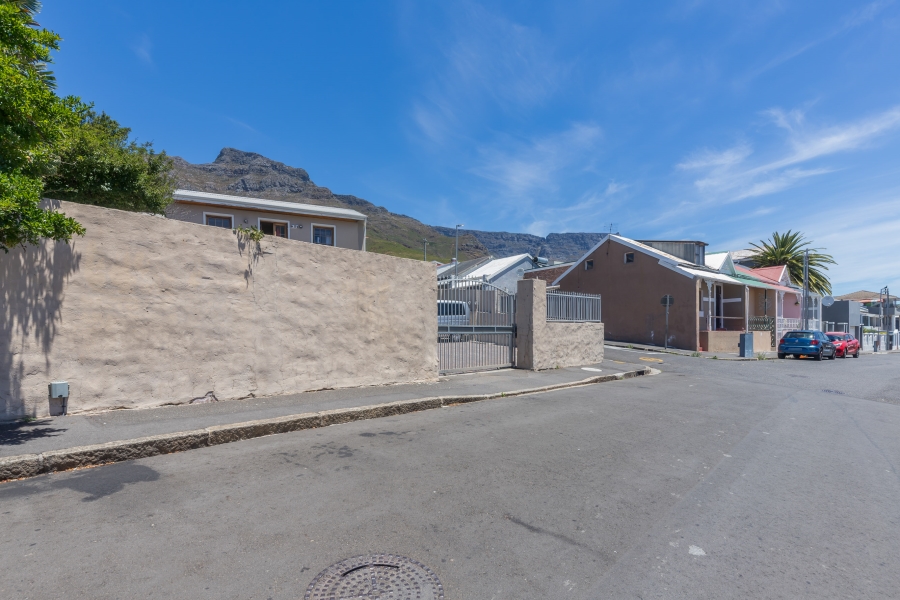 8 Bedroom Property for Sale in Walmer Estate Western Cape